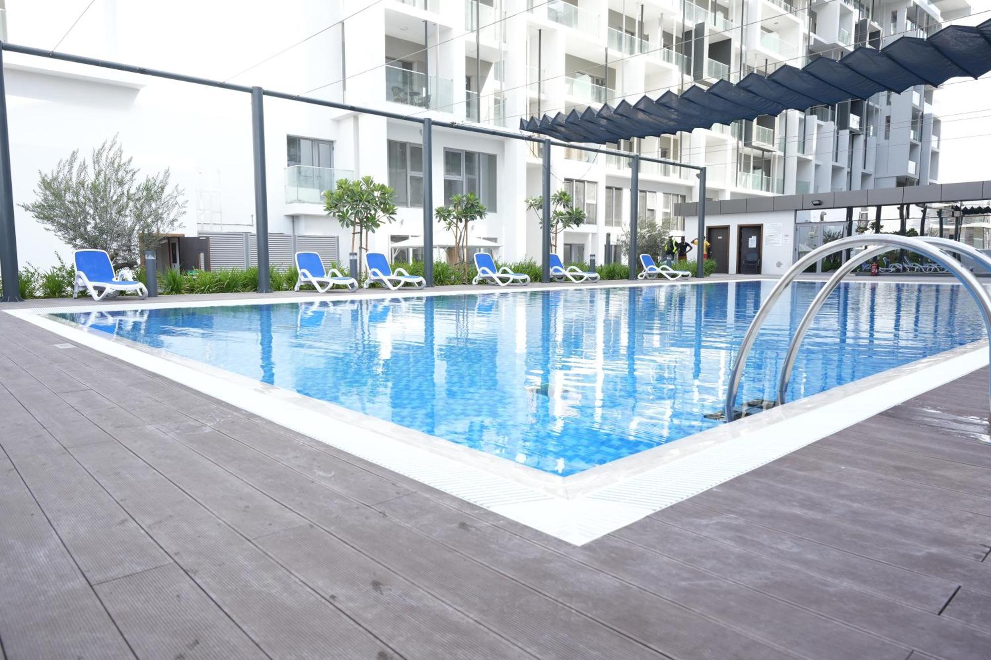 Poolside Charm * Abou Dabi