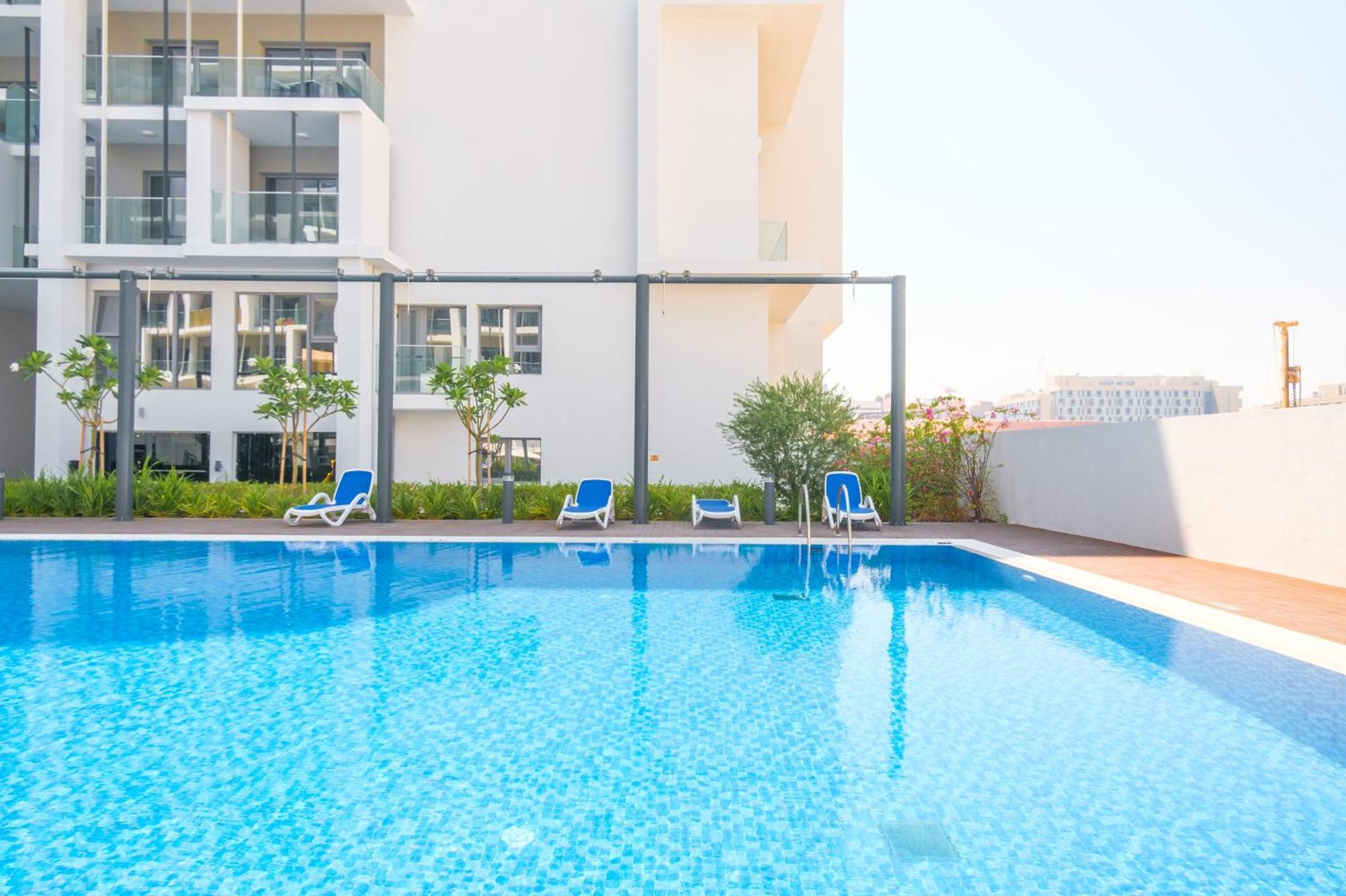 Poolside Charm *