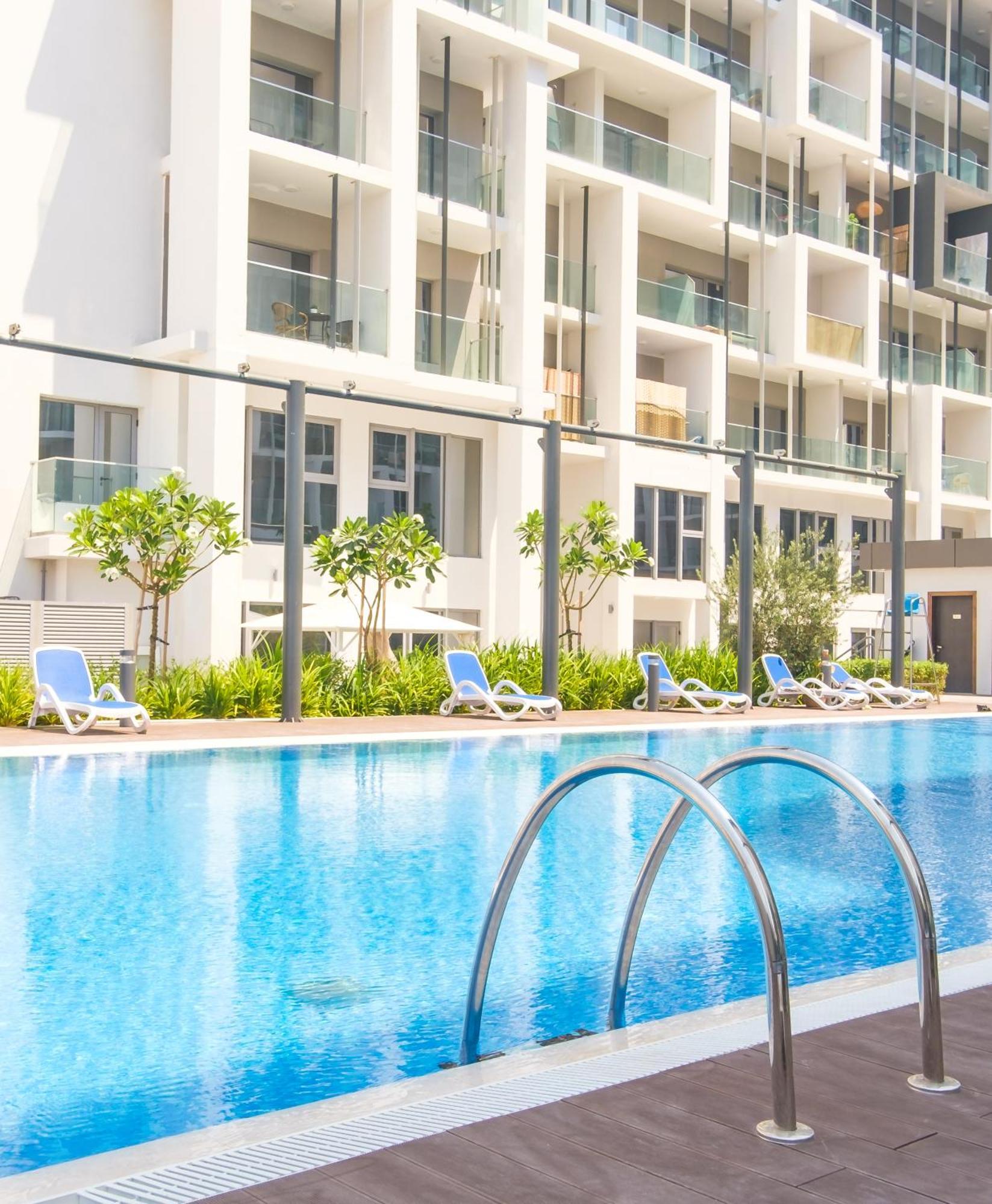 Poolside Charm Appartement *